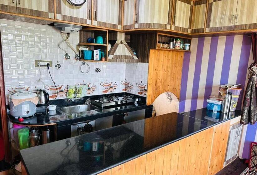 هتل Sheen Homestay