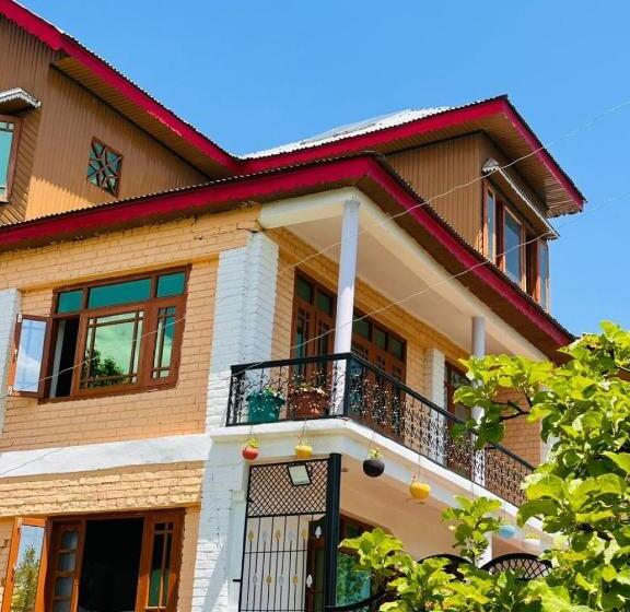 هتل Sheen Homestay