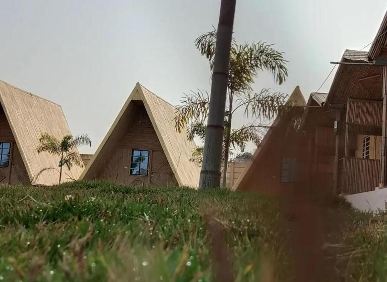 호텔 Shreyash Resorts