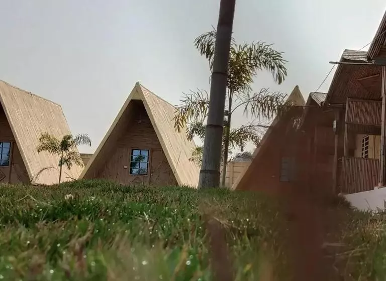 ホテル Shreyash Resorts