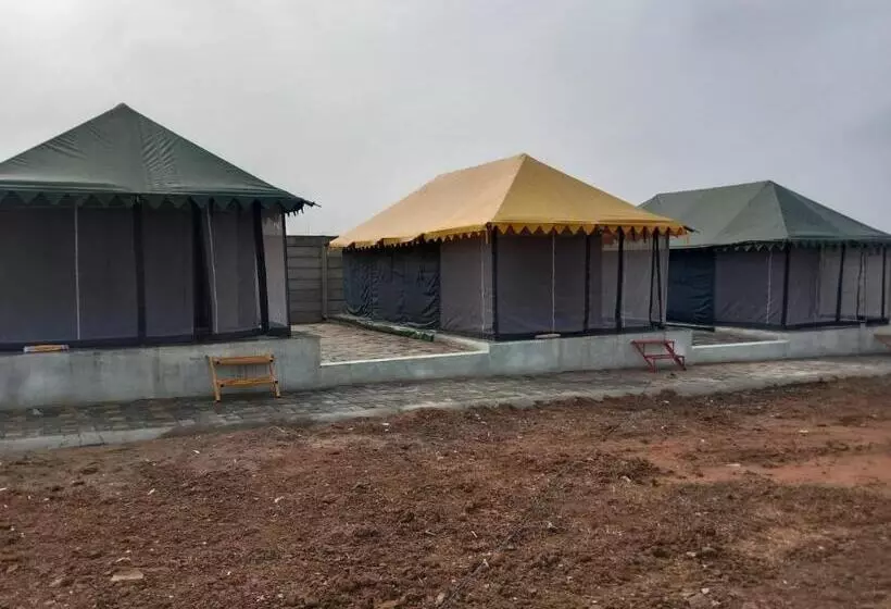 ホテル Shreyash Resorts
