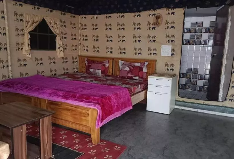 ホテル Shreyash Resorts