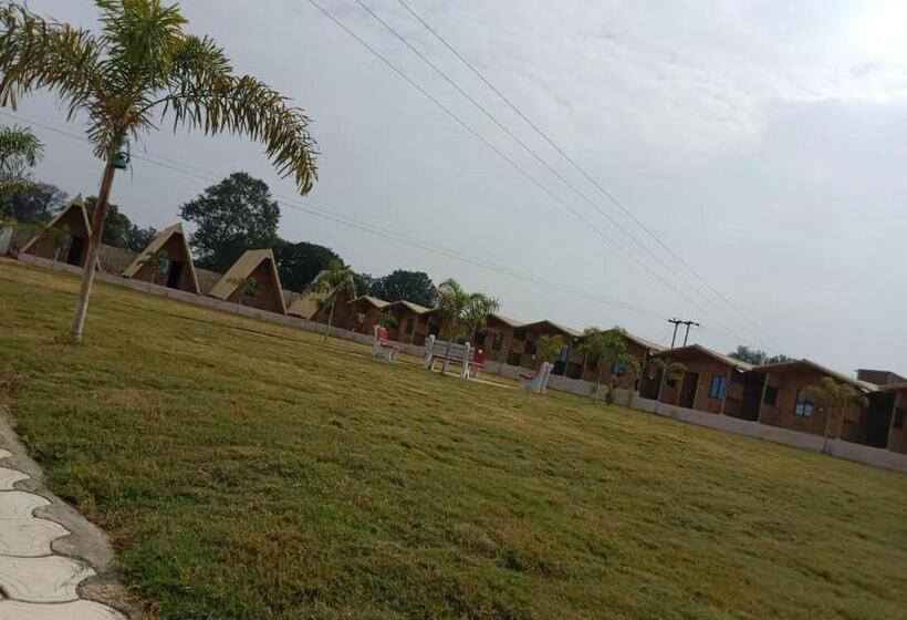 호텔 Shreyash Resorts