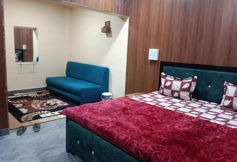 ホテル Shreyash Resorts