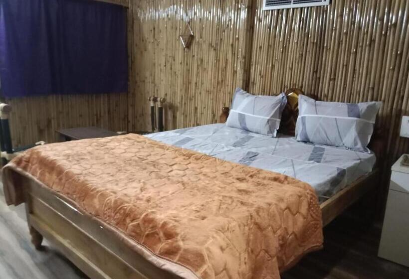 호텔 Shreyash Resorts