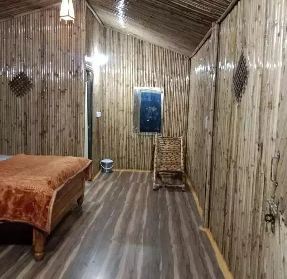 ホテル Shreyash Resorts