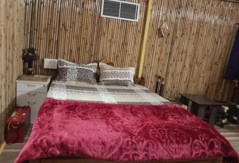 호텔 Shreyash Resorts