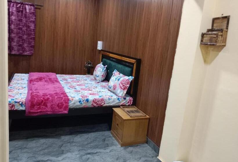 호텔 Shreyash Resorts