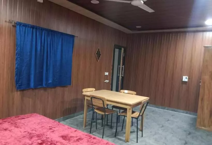 ホテル Shreyash Resorts