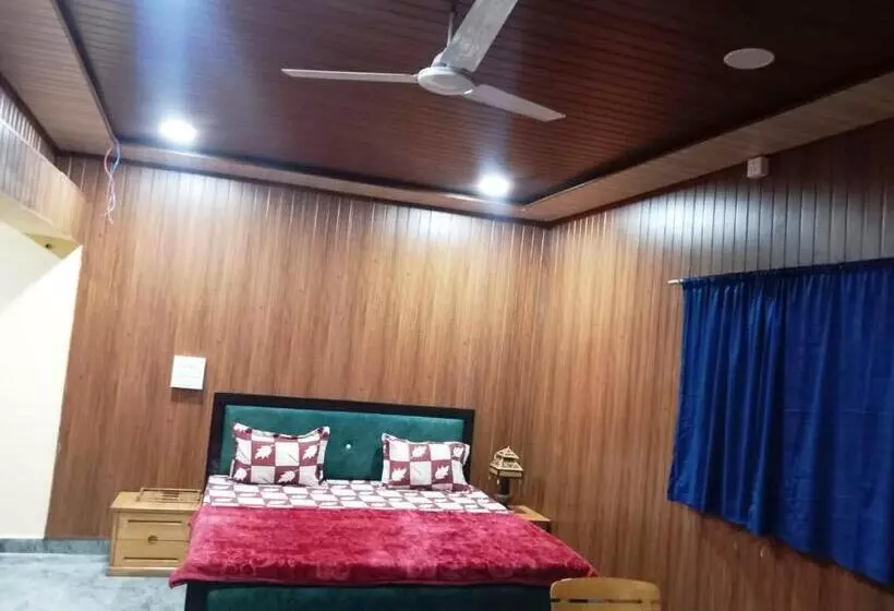 ホテル Shreyash Resorts