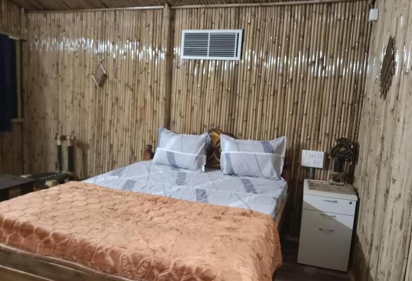 호텔 Shreyash Resorts