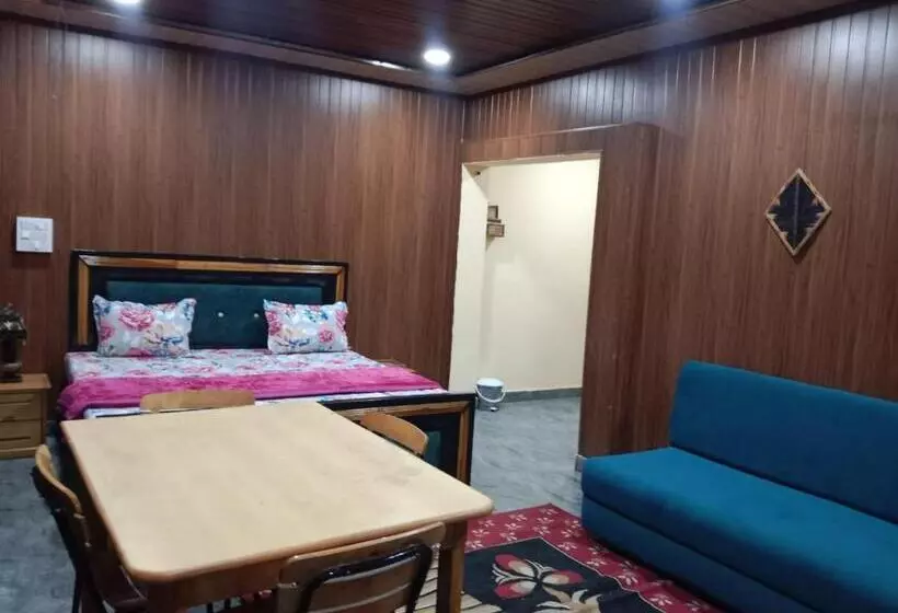 ホテル Shreyash Resorts