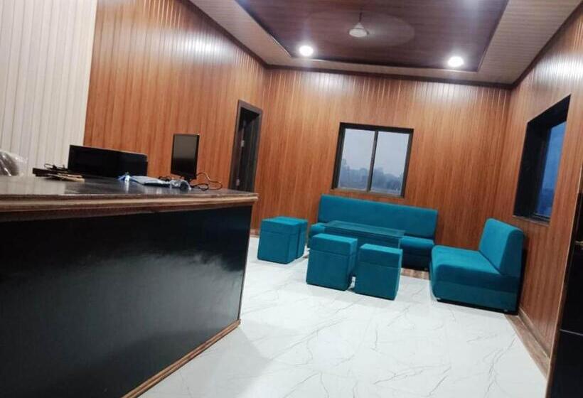 호텔 Shreyash Resorts