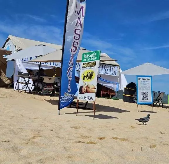 Elegant Condo In An Upscale Building