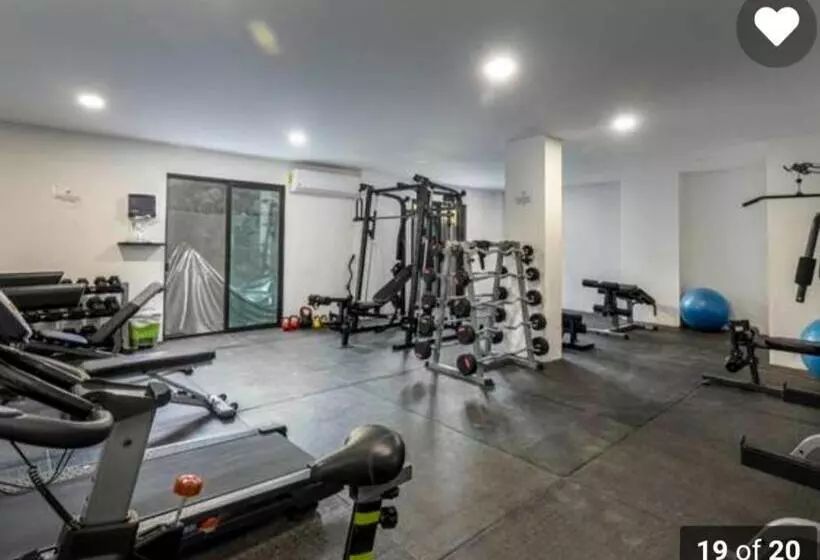 Elegant Condo In An Upscale Building