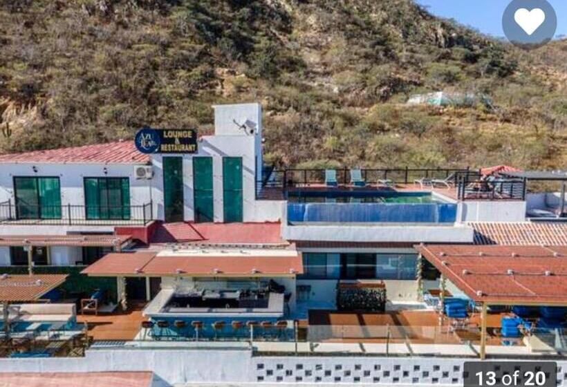 Elegant Condo In An Upscale Building