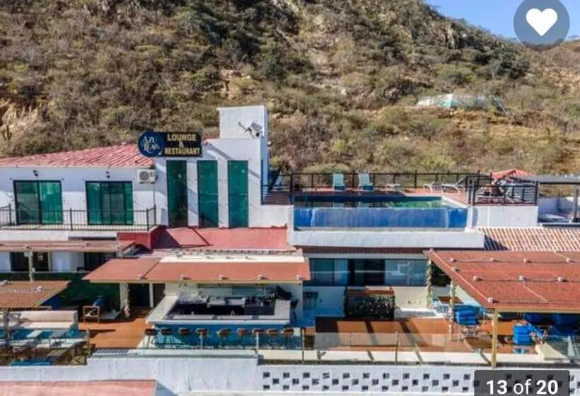 Elegant Condo In An Upscale Building