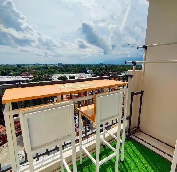 Nate & Athalia S Cityscape Condotel