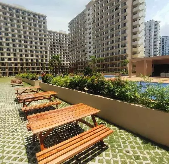 Nate & Athalia S Cityscape Condotel