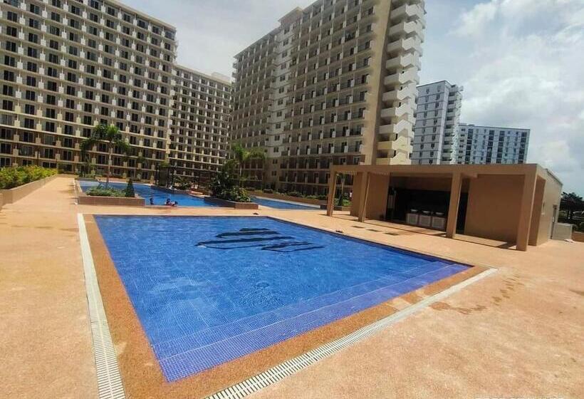 Nate & Athalia S Cityscape Condotel