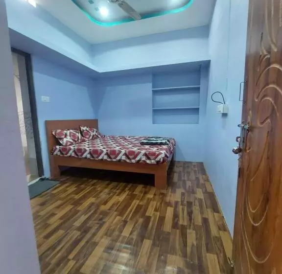 ペンション Karthik Family Guest House