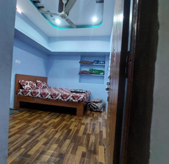 ペンション Karthik Family Guest House