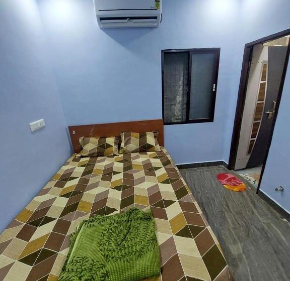 ペンション Karthik Family Guest House