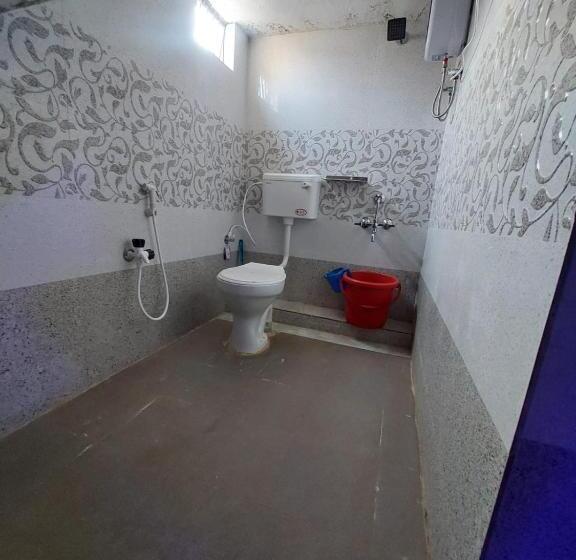 ペンション Karthik Family Guest House