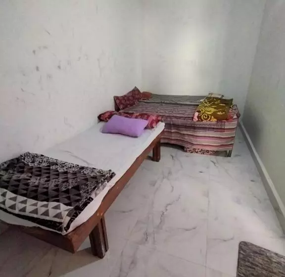ペンション Karthik Family Guest House