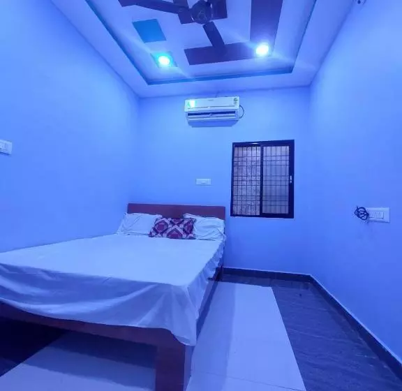 ペンション Karthik Family Guest House