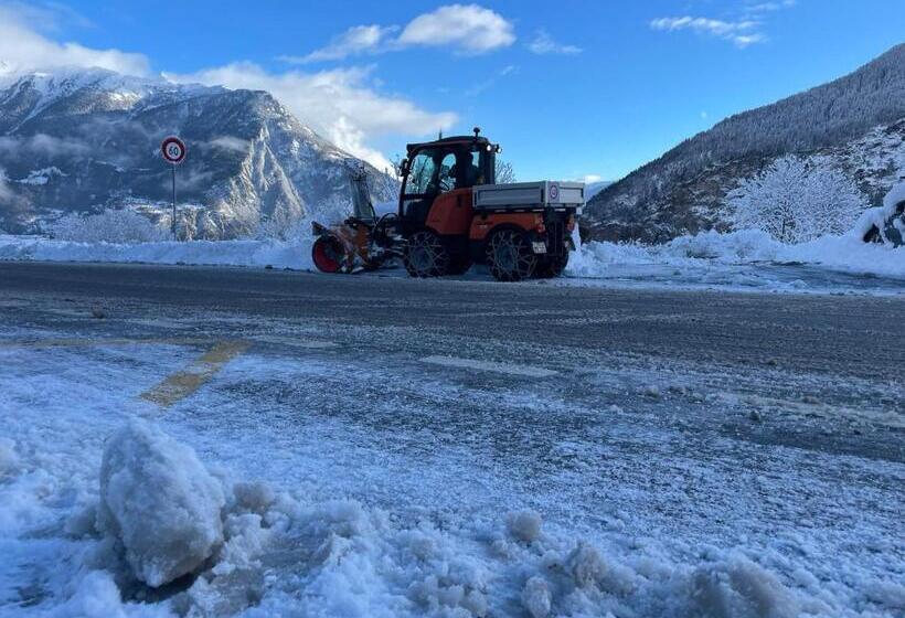 Pensão Mazot Agora Suite Pop Up Gallery Experience Suite