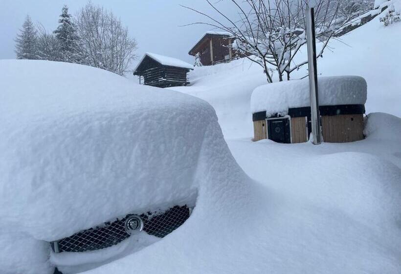 Pensão Mazot Agora Suite Pop Up Gallery Experience Suite