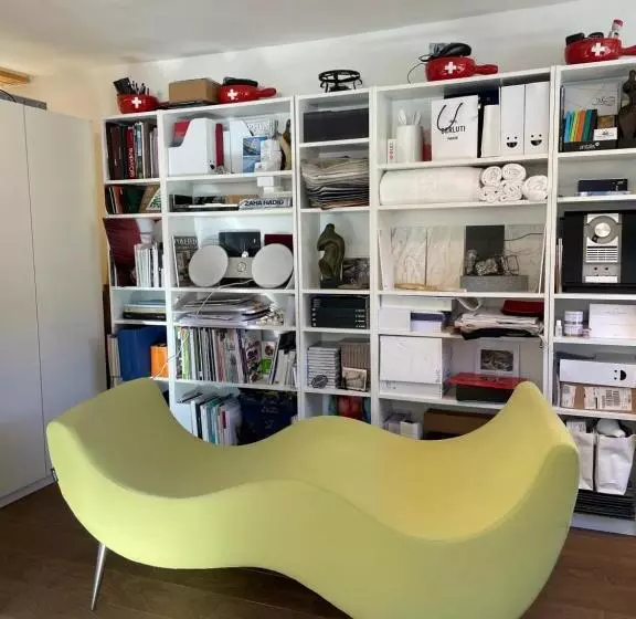 ペンション Mazot Agora Suite   Pop Up Gallery Experience Suite