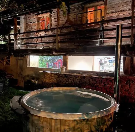 ペンション Mazot Agora Suite   Pop Up Gallery Experience Suite