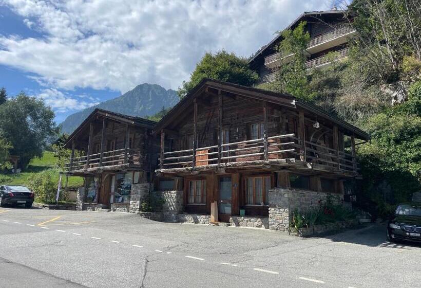 Pensão Mazot Agora Suite Pop Up Gallery Experience Suite