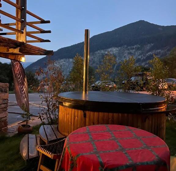 Pensão Mazot Agora Suite Pop Up Gallery Experience Suite