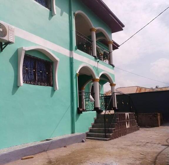 پانسیون Ngome Lounge