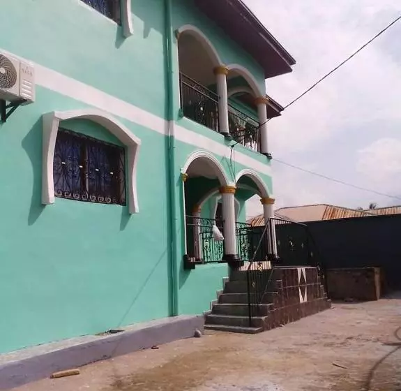 پانسیون Ngome Lounge