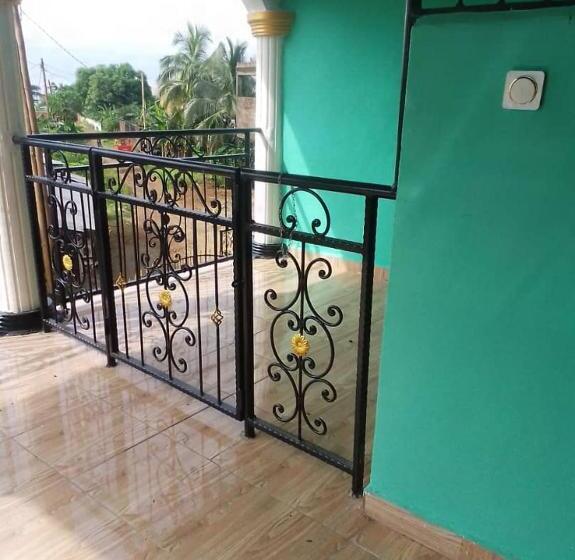 پانسیون Ngome Lounge