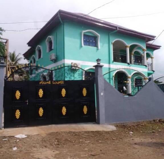 پانسیون Ngome Lounge