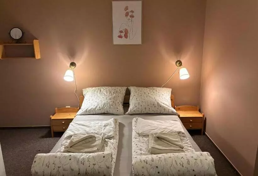 Majatalo Penzion Verde Rosa