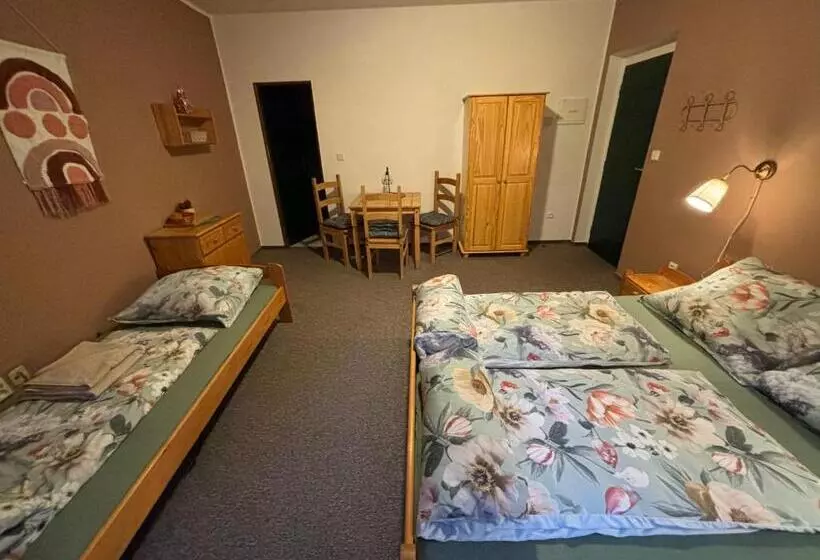 Majatalo Penzion Verde Rosa