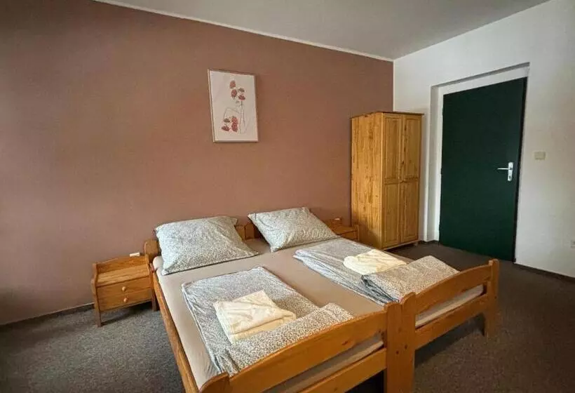 Majatalo Penzion Verde Rosa