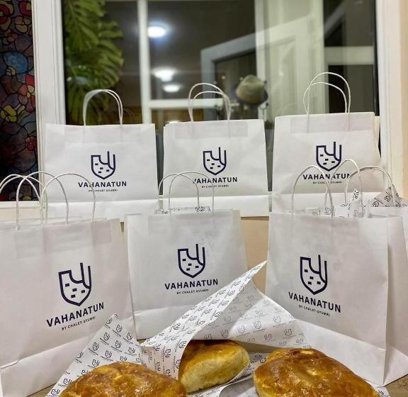 بنسيون Vahanatun