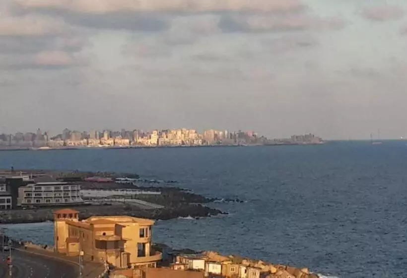 شقة فندقية ساحرة مع اطلالة بانوراميه على البحر