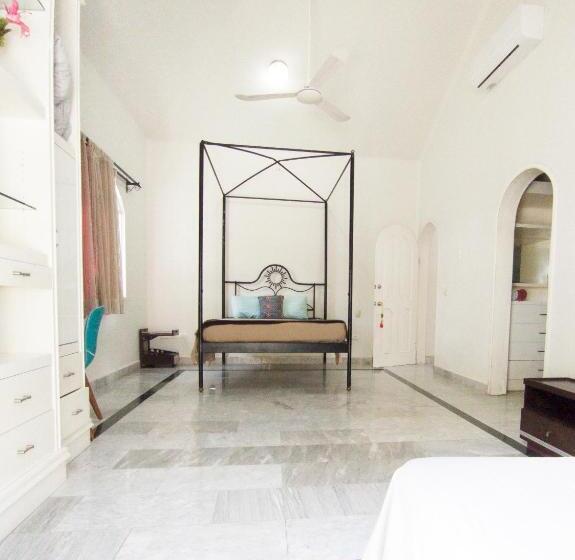 تختخواب و صبحانه Casa Tzunun Airport Junior Suite