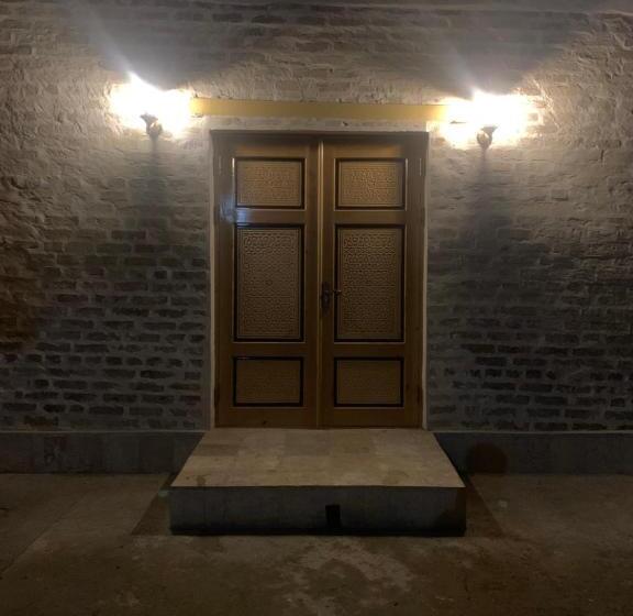 تختخواب و صبحانه Me’roj