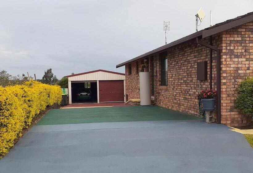 Bed and Breakfast Quiet Property By The River