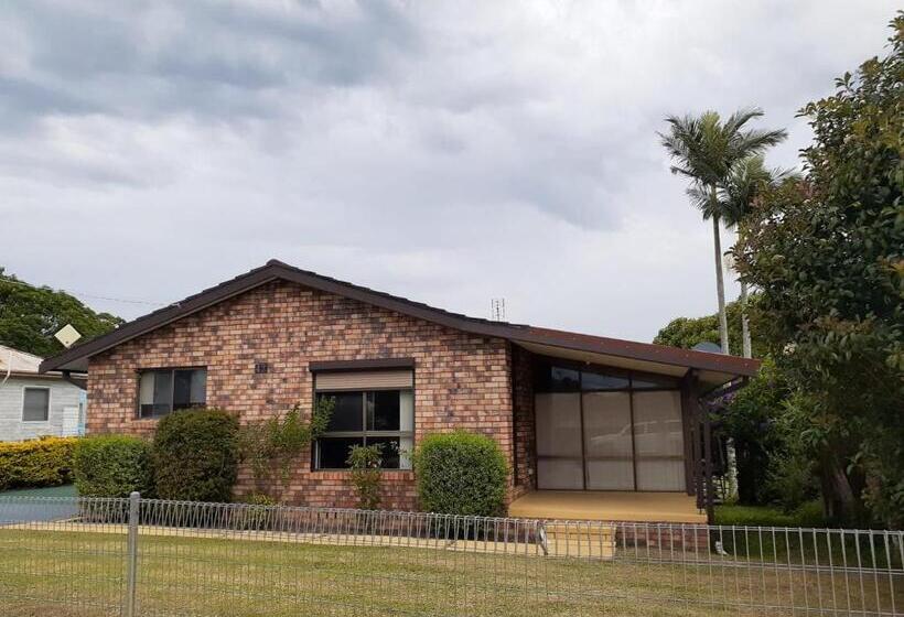 Bed and Breakfast Quiet Property By The River