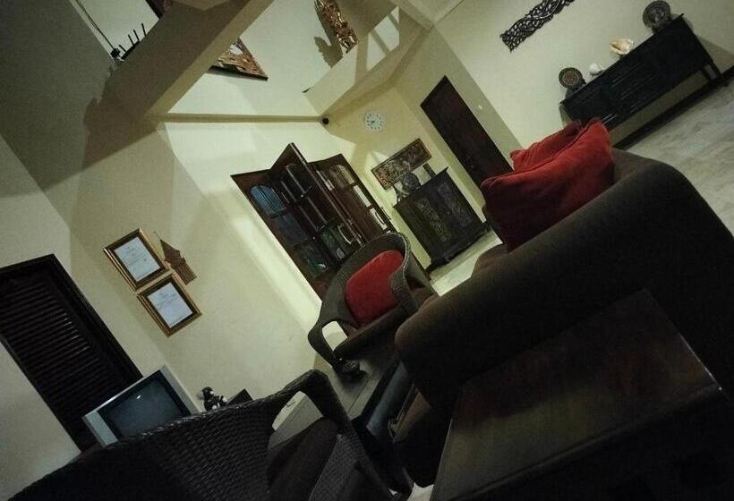 Bed and Breakfast Villa Layang Bulan